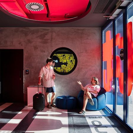 Amistat City Hostel Barcelona Exterior photo