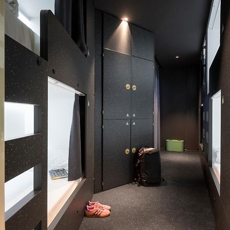 Amistat City Hostel Barcelona Exterior photo