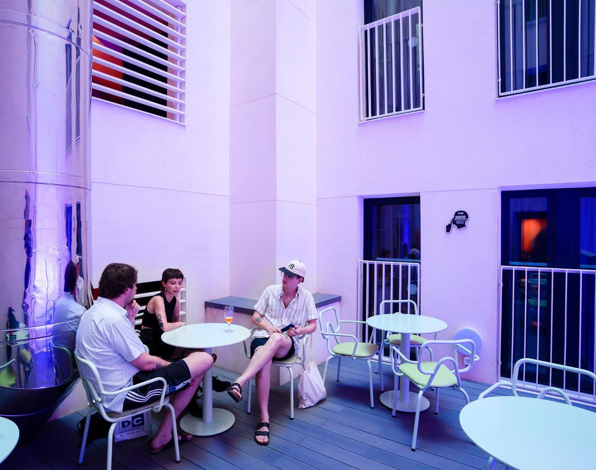 Amistat City Hostel Barcelona Exterior photo