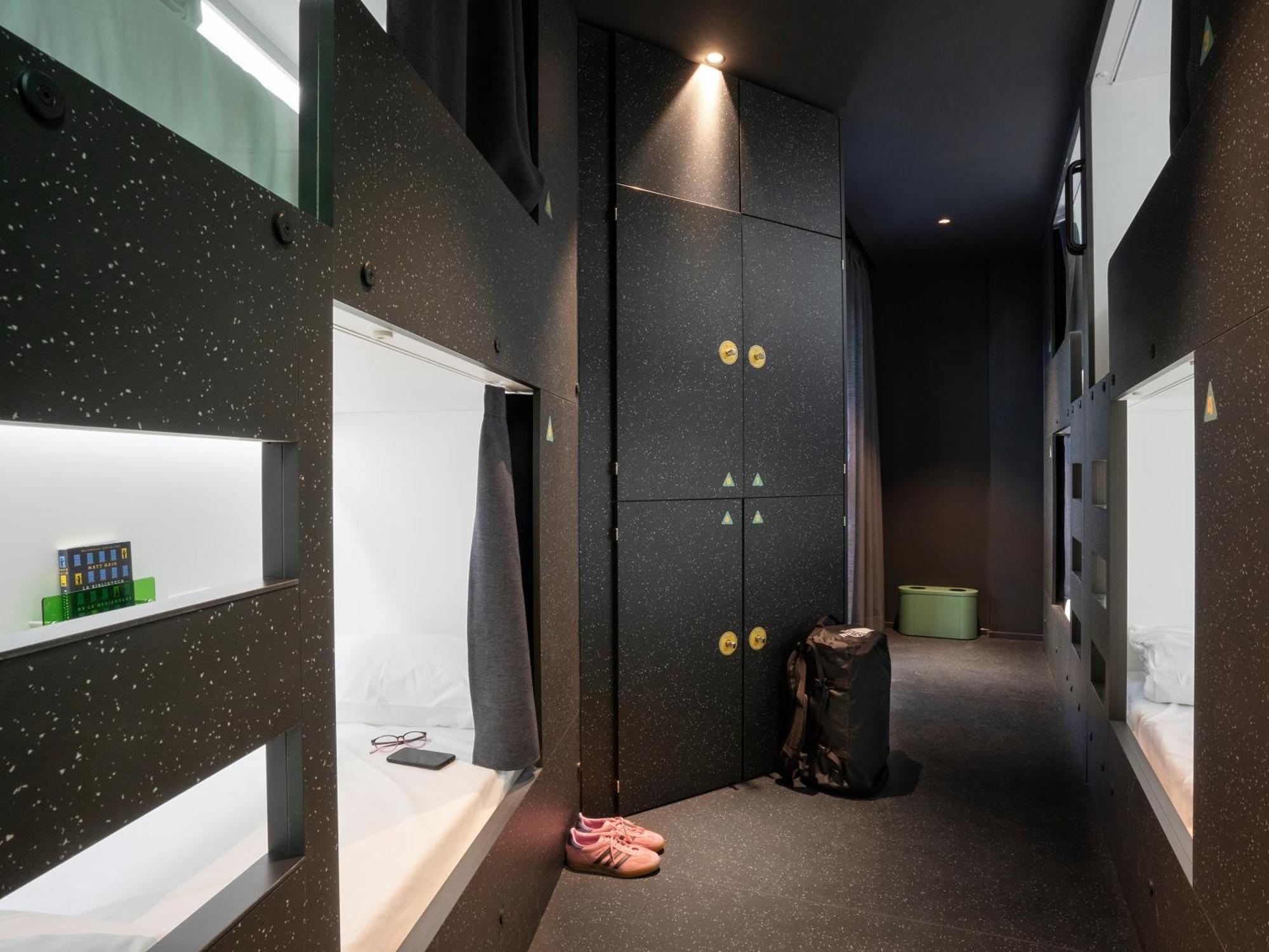 Amistat City Hostel Barcelona Exterior photo