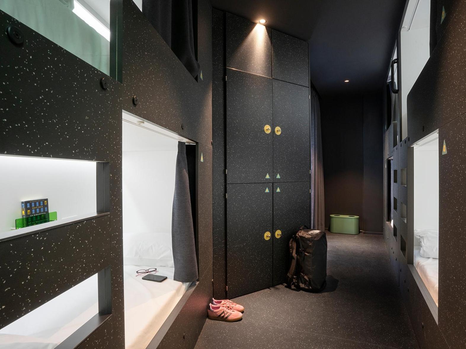Amistat City Hostel Barcelona Exterior photo