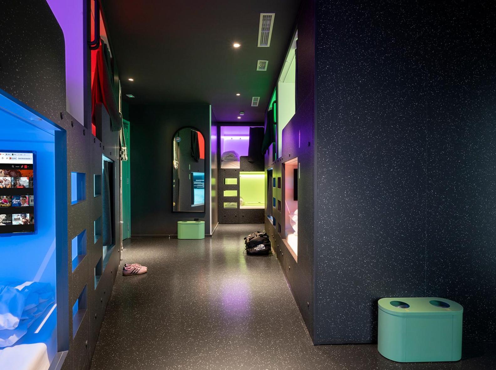 Amistat City Hostel Barcelona Exterior photo